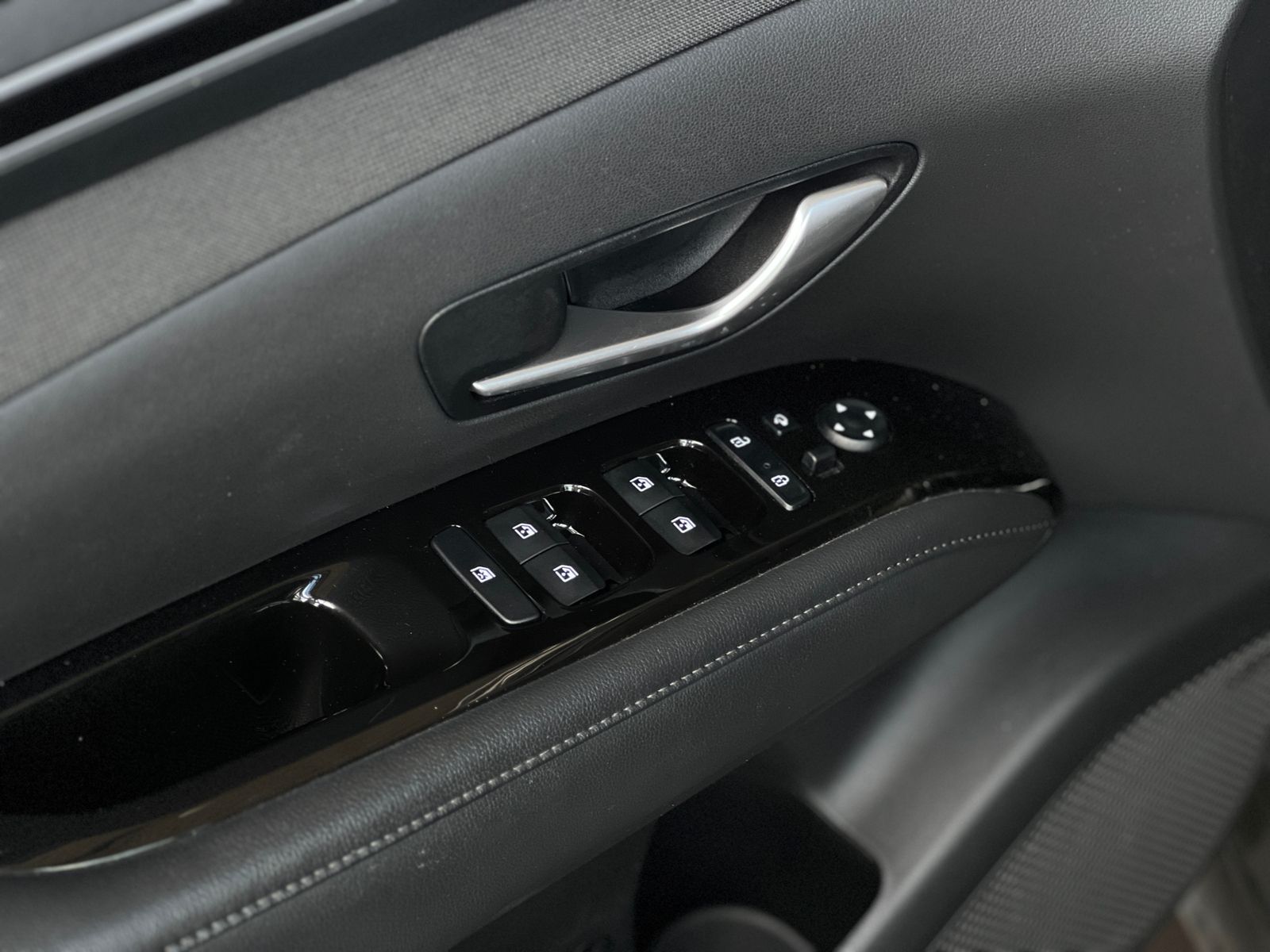 Fahrzeugabbildung Hyundai TUCSON Prime Plug-In Hybrid PHEV 4WD LEDER LED