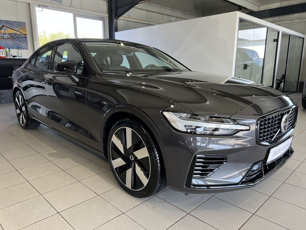 Volvo S60 T8 Ultimate Dark Recharge AWD Massage B&W