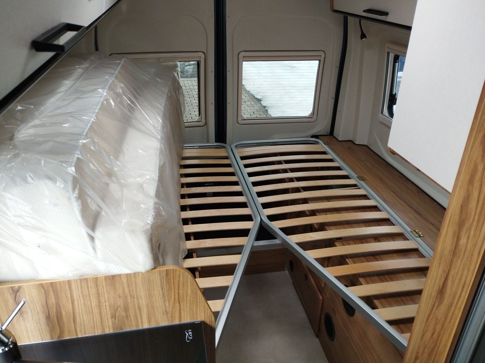 Fahrzeugabbildung Karmann Dexter 4x4 DE 570 AW Klima, RFK, El. Trittstufe