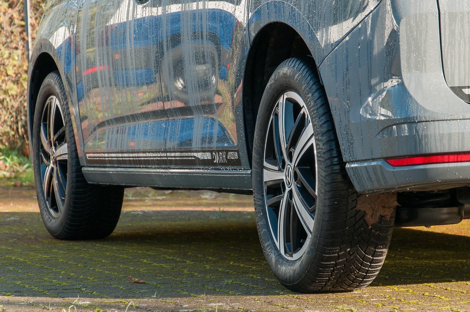 Fahrzeugabbildung Volkswagen Caddy 1,5 TSI 'Dark Label' LED Klima Panorama Al