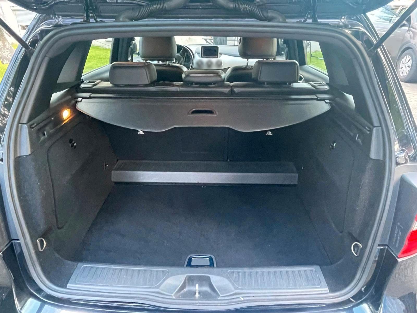 Mercedes-Benz B180 2012 — photo 13