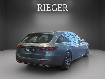 Mercedes E 220 - 12