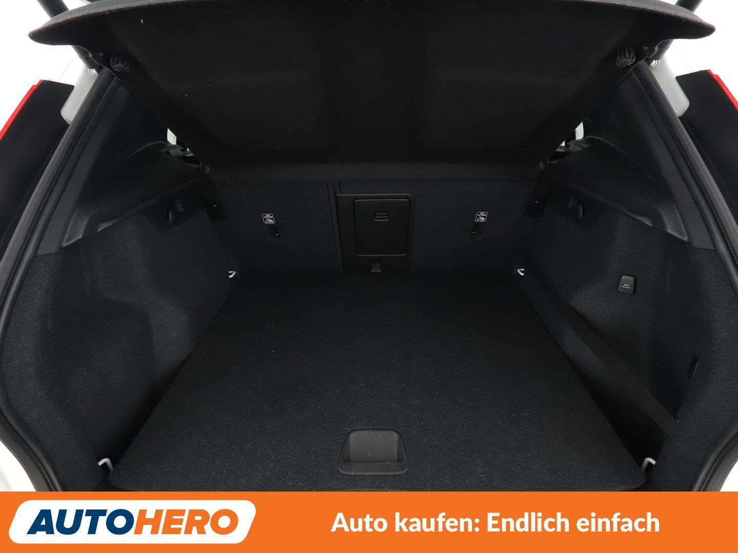 Volvo XC40 1.5 T3 Momentum Pro 2WD *NAVI*LED*TEMPO*CAM