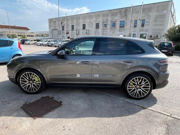 Porsche Cayenne - 5