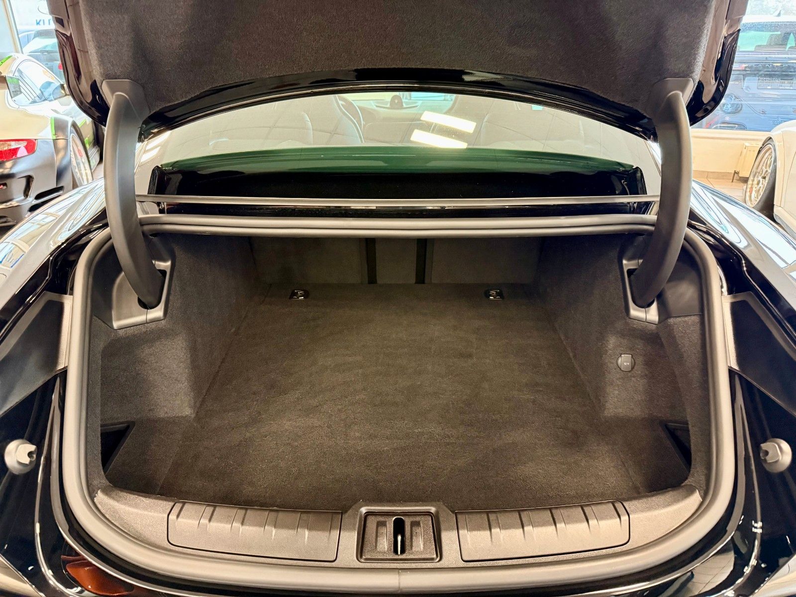 Fahrzeugabbildung Porsche Taycan Performance Panorama/SportChrono/WP