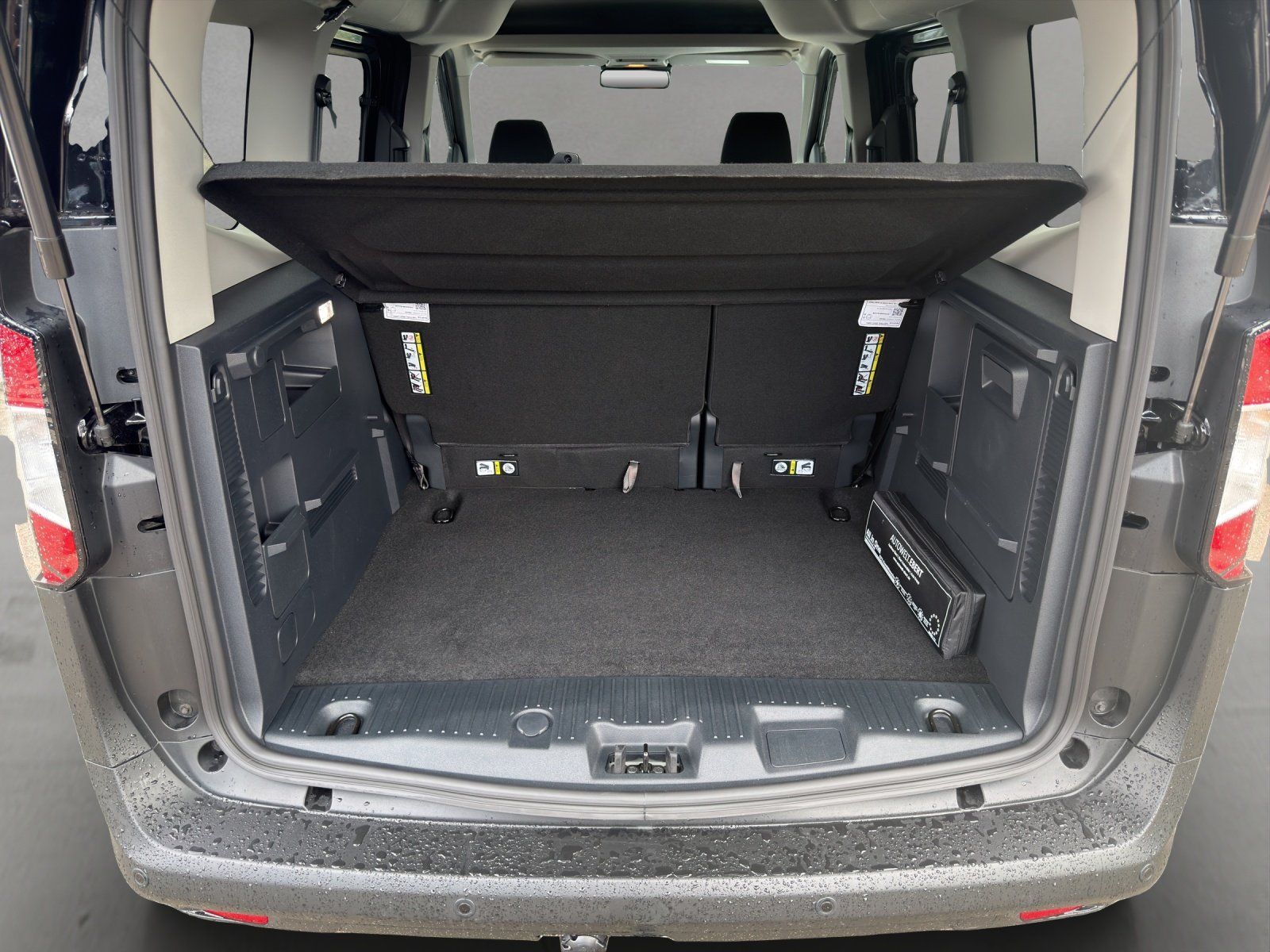 Fahrzeugabbildung Ford Tourneo Courier 1.0 Trend AHK/ACC/KAMERA/NAVI/
