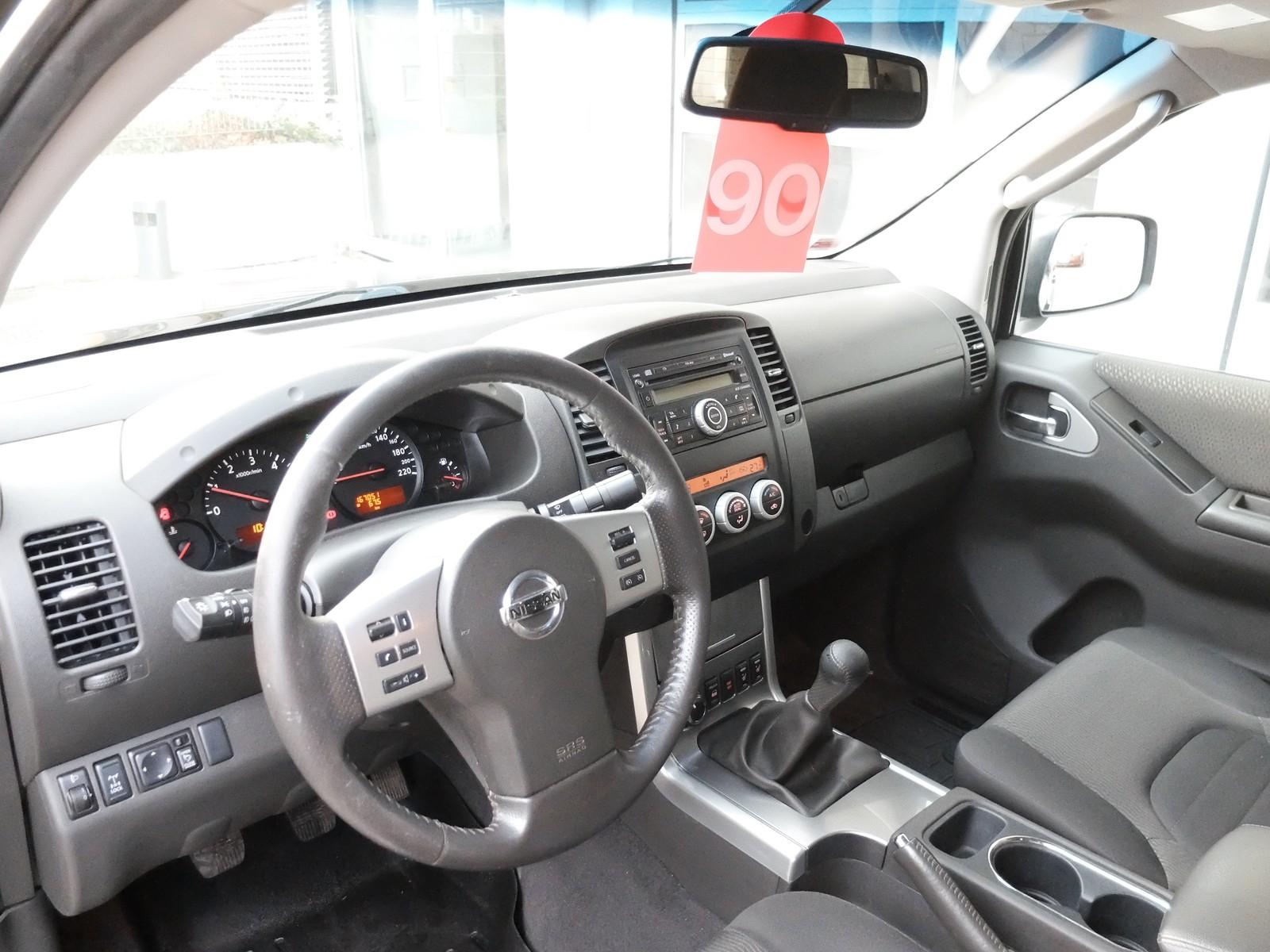 Nissan Navara Double Cab LE 2.5 dCi 190 ch BVM 4x4 / 1ère main / Blocage différentiel / Sièges chauffants / Attelage