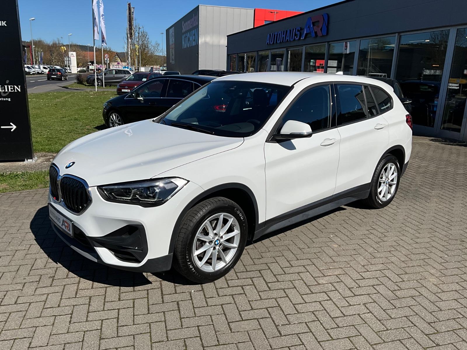 BMW X1 sDrive 18i Automatik*1.Hand*NUR 24.000 KM*