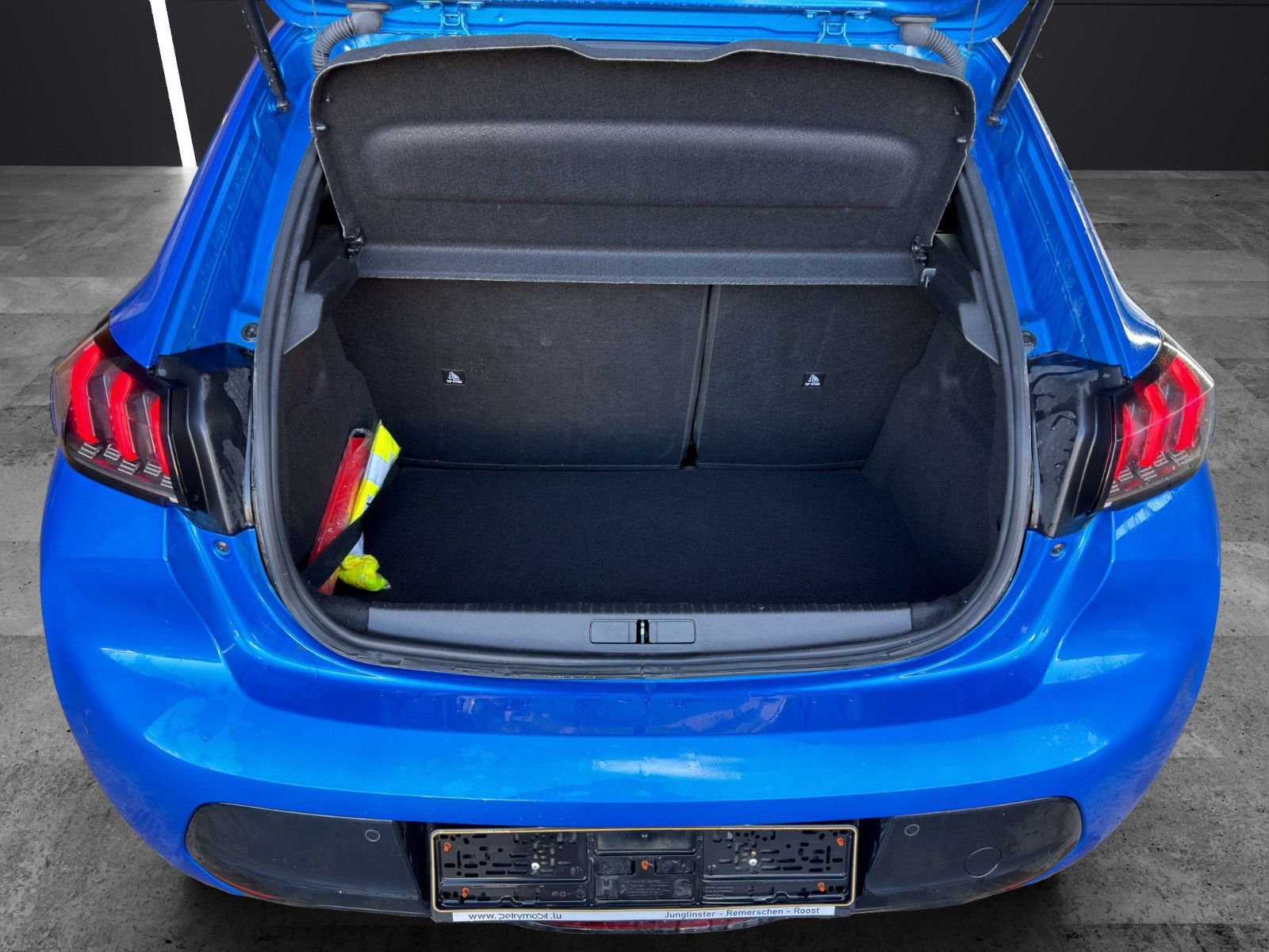Fahrzeugabbildung Peugeot 208 GT Navi*Shzg*LED*Ambiente*Pano