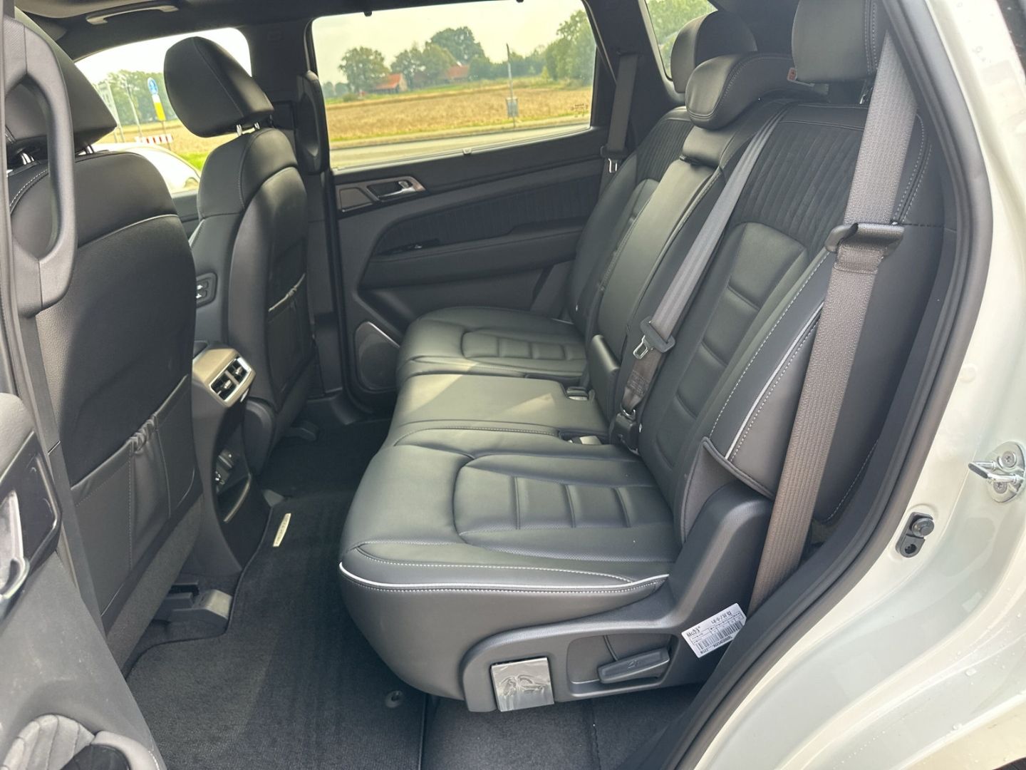 Fahrzeugabbildung KGM Rexton 2.2 Lux 8 AT AWD Navi Leder 360 Kamera