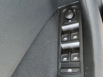 Fotografie 12 des Skoda KAMIQ Selection 1.0 85kw DSG AHK Klima 5J. Garan