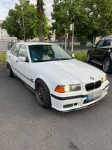 BMW e36 325i Limousine non Vanos Alpinweiss 3 - BMW 325 aus 1995: 325i