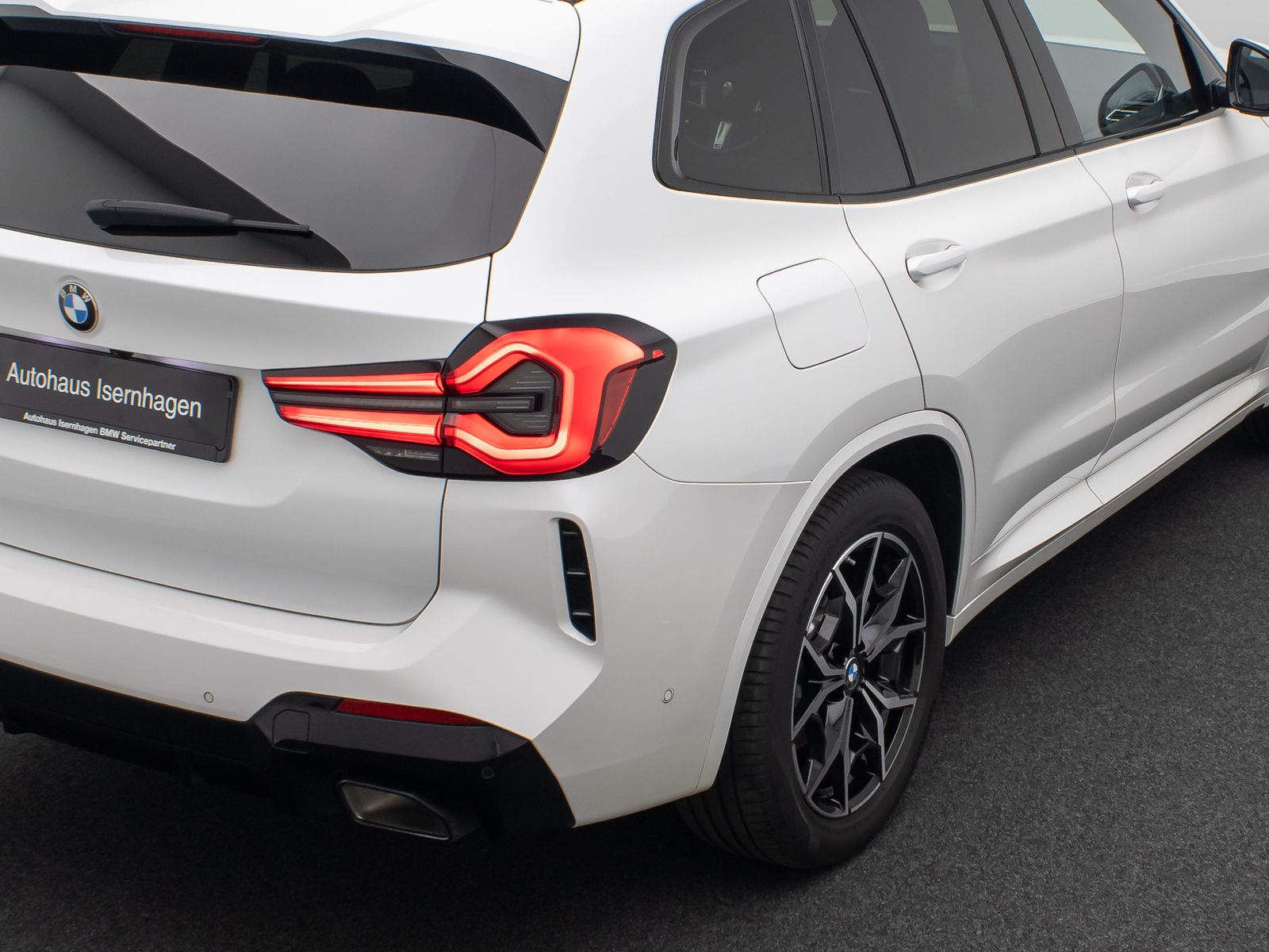 Fahrzeugabbildung BMW X3 xD20d M Sport DAB Kamera AHK HiFi Alarm 19Zol
