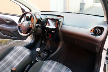 Fahrzeugabbildung Peugeot 108 Allure aus 1. Hand, erst 8Tkm!
