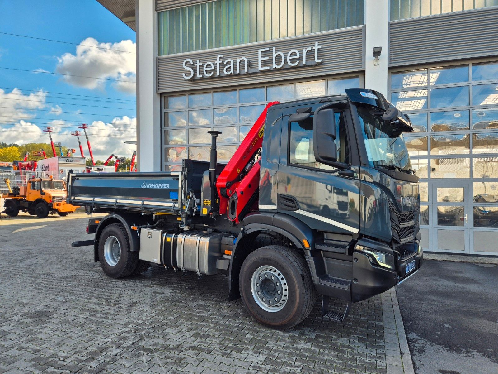 Fahrzeugabbildung Iveco AD200X46/P HR OFF Palfinger PK 12.501 Funk AHK