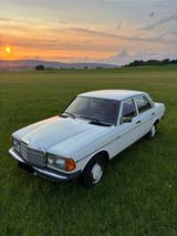 Mercedes-Benz 200 - Mercedes-Benz 200 in Frankfurt (Main)