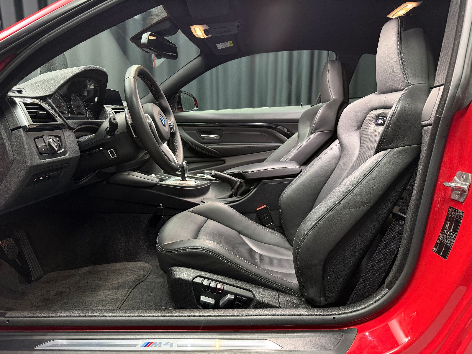 Fahrzeugabbildung BMW M4 Coupe |LCI|INDIVIDUAL|AULITZKY|KW|H/K|