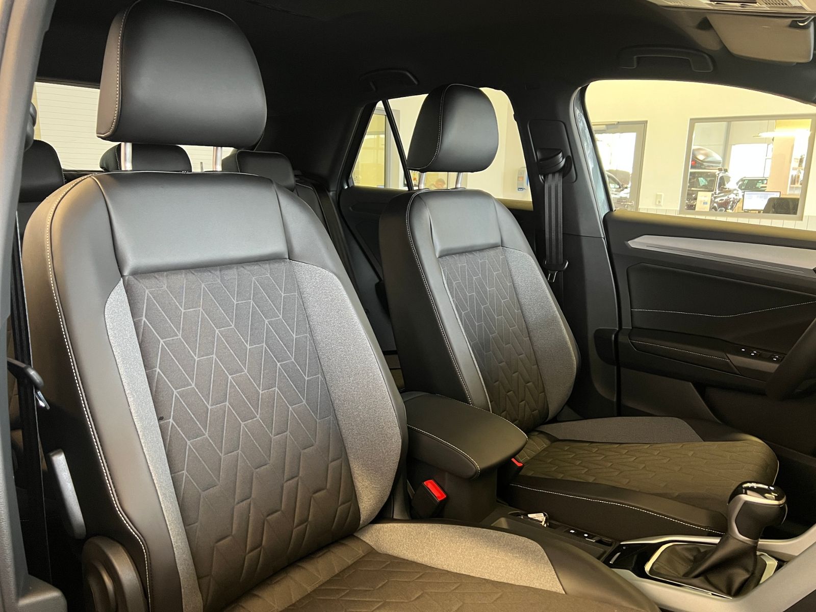 Fahrzeugabbildung Volkswagen T-Roc GOAL 2.0 TDI DSG *AHK,KESSY*