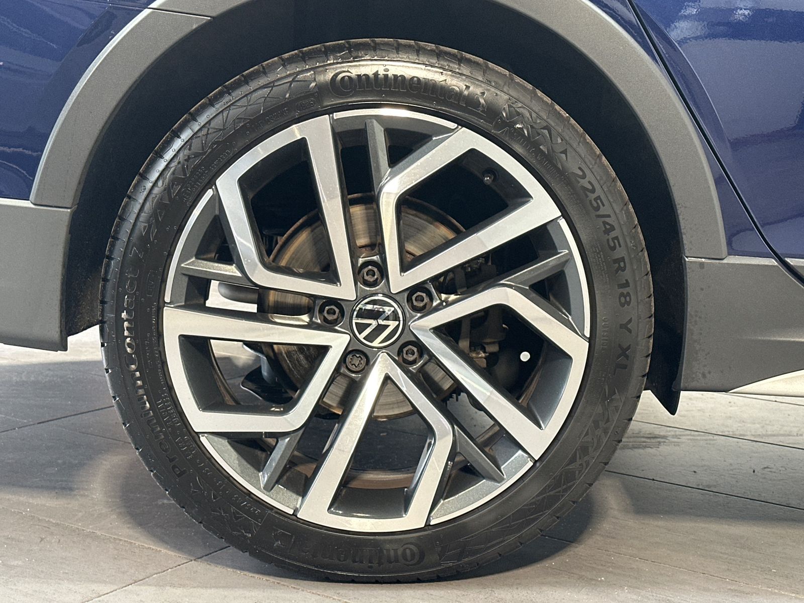 Fahrzeugabbildung Volkswagen Golf Alltrack 2.0 TDI DSG 4Motion NAV+LED+PANO