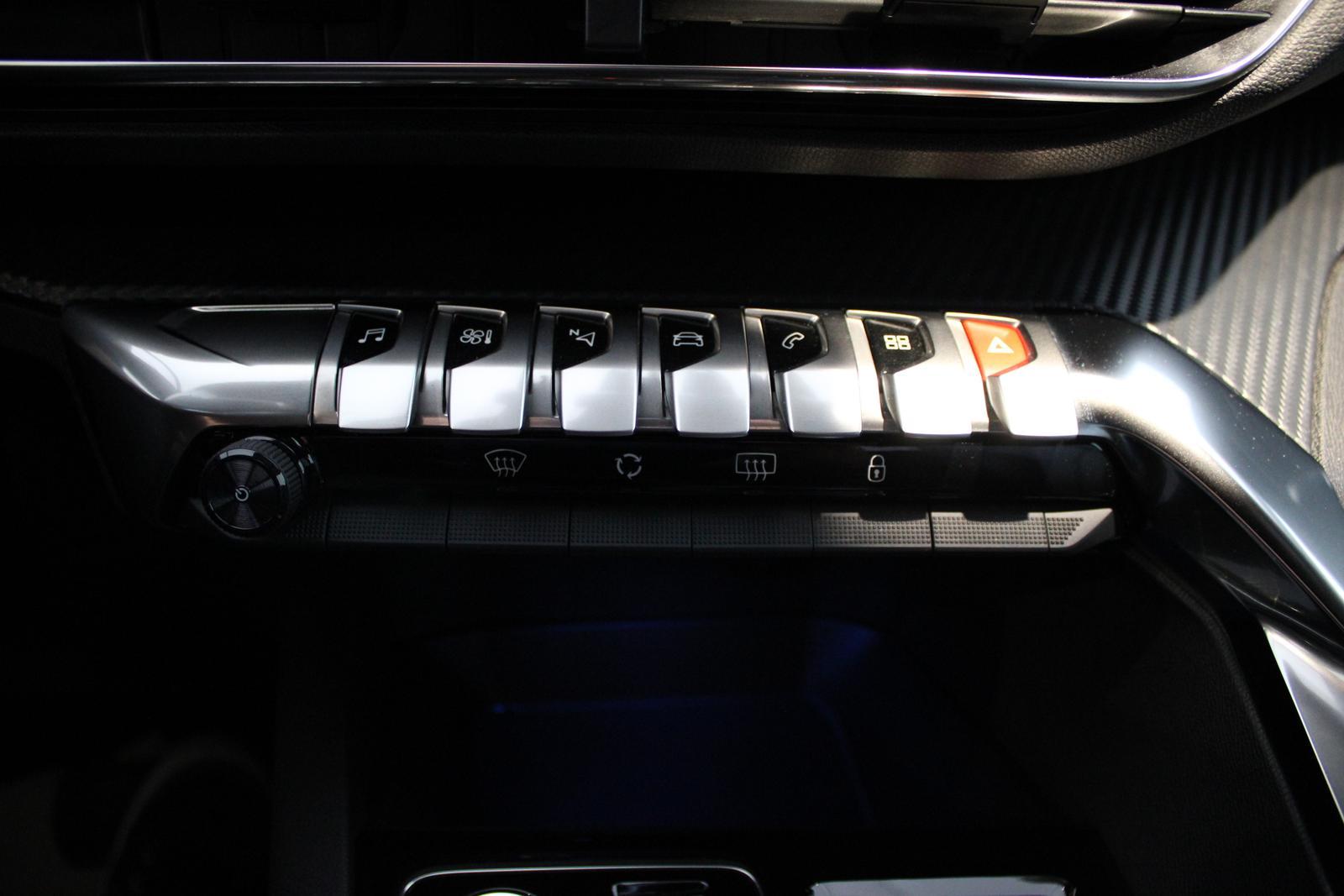 Peugeot 3008 136 MHEV Allure Pack, eDCS6, NAVI,KAMERA