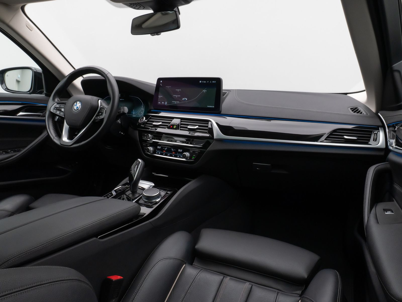 Fahrzeugabbildung BMW 530e Luxury Line Panorama Kamera HUD DAB 4xKlima