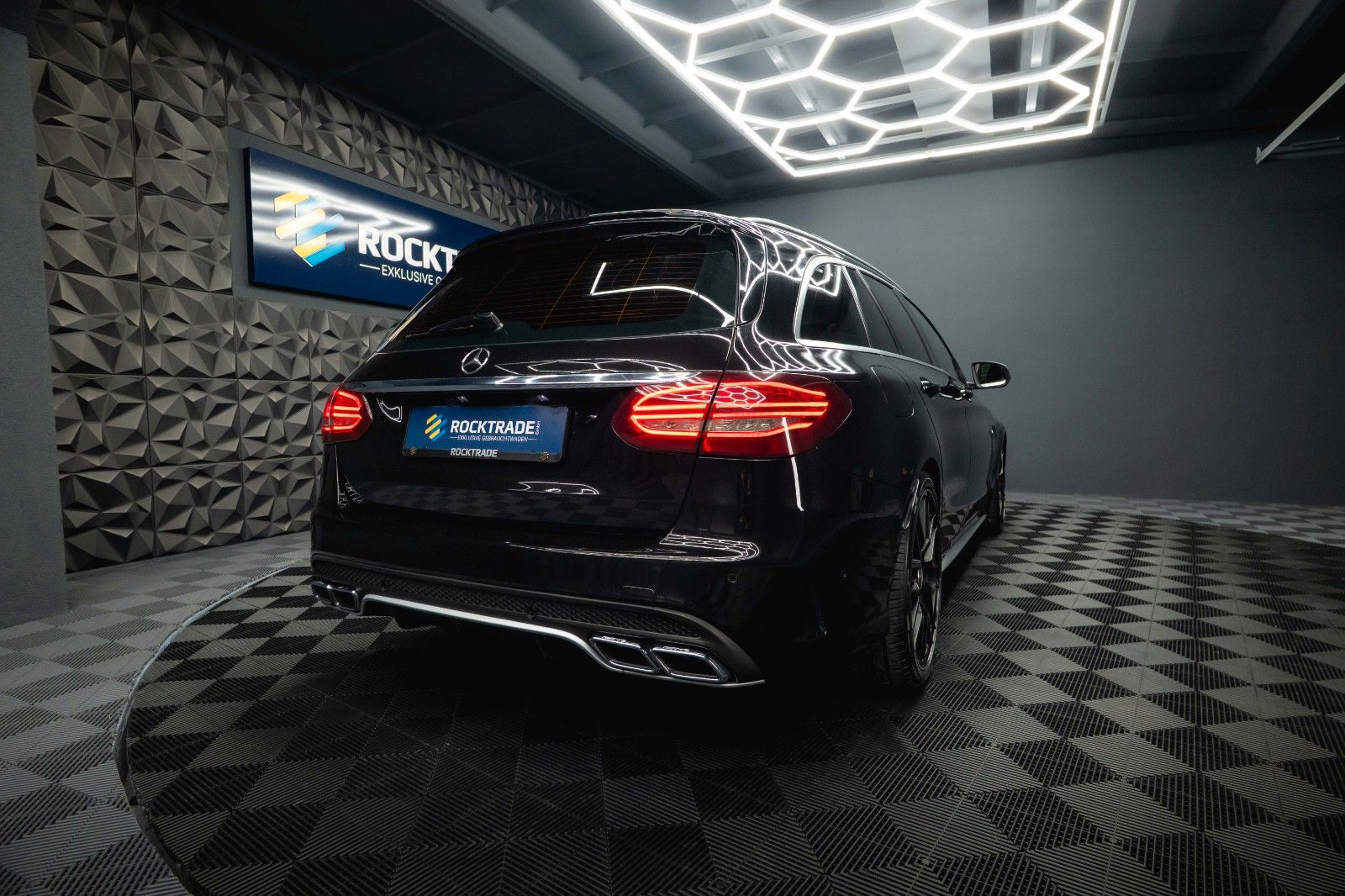 Fahrzeugabbildung Mercedes-Benz C 63 S T AMG Performance *Pano*Burmester*LED*