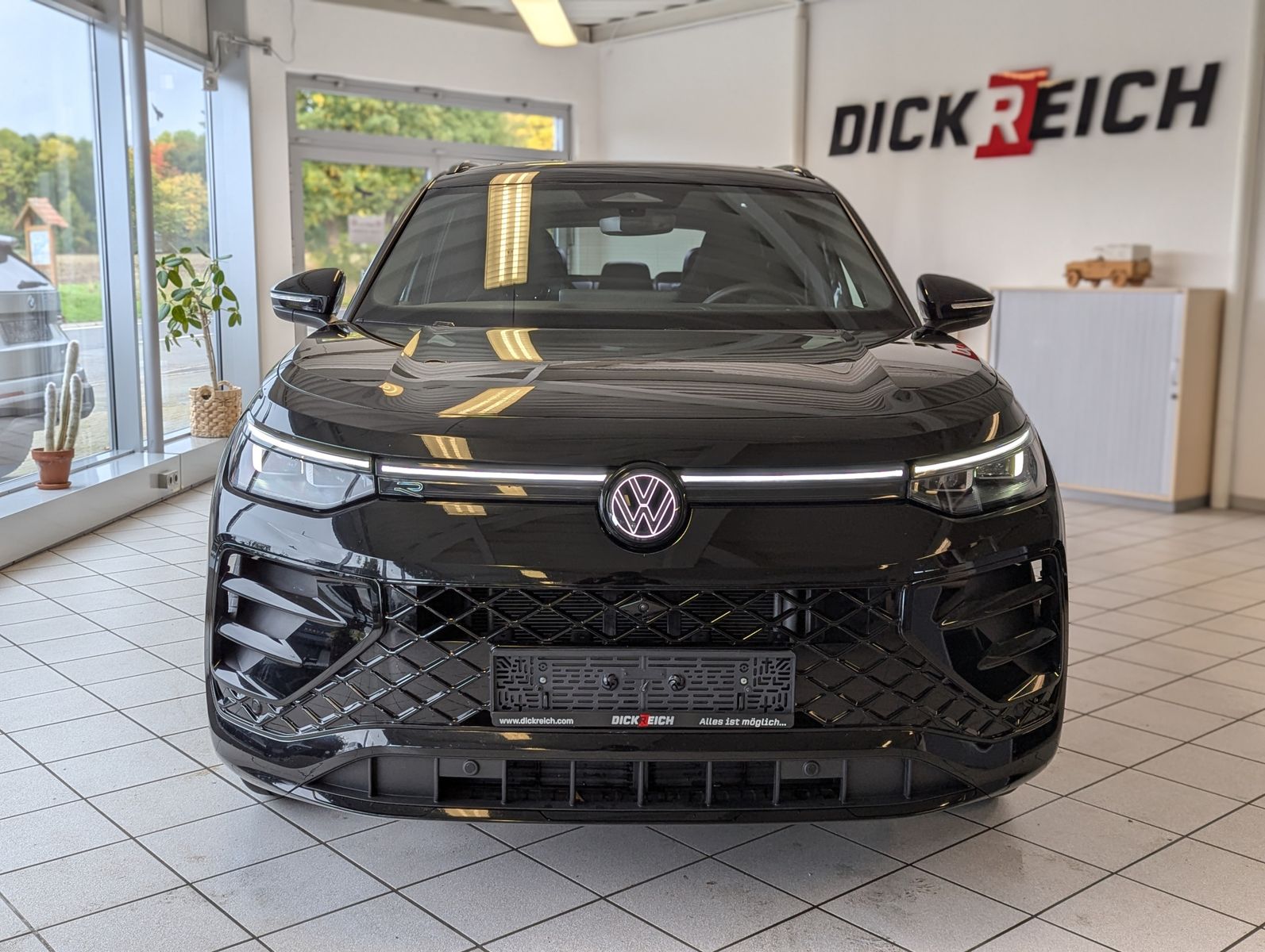 VW Tayron 2.0TDI 4M R-Line Launch Pano Black AHK 20 - Image 2