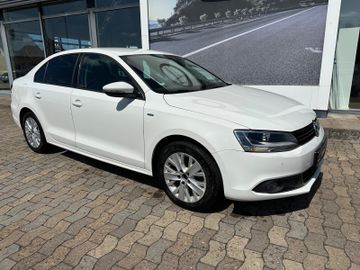 Fahrzeugabbildung Volkswagen Jetta VI 1.2 TFSI Life Navi