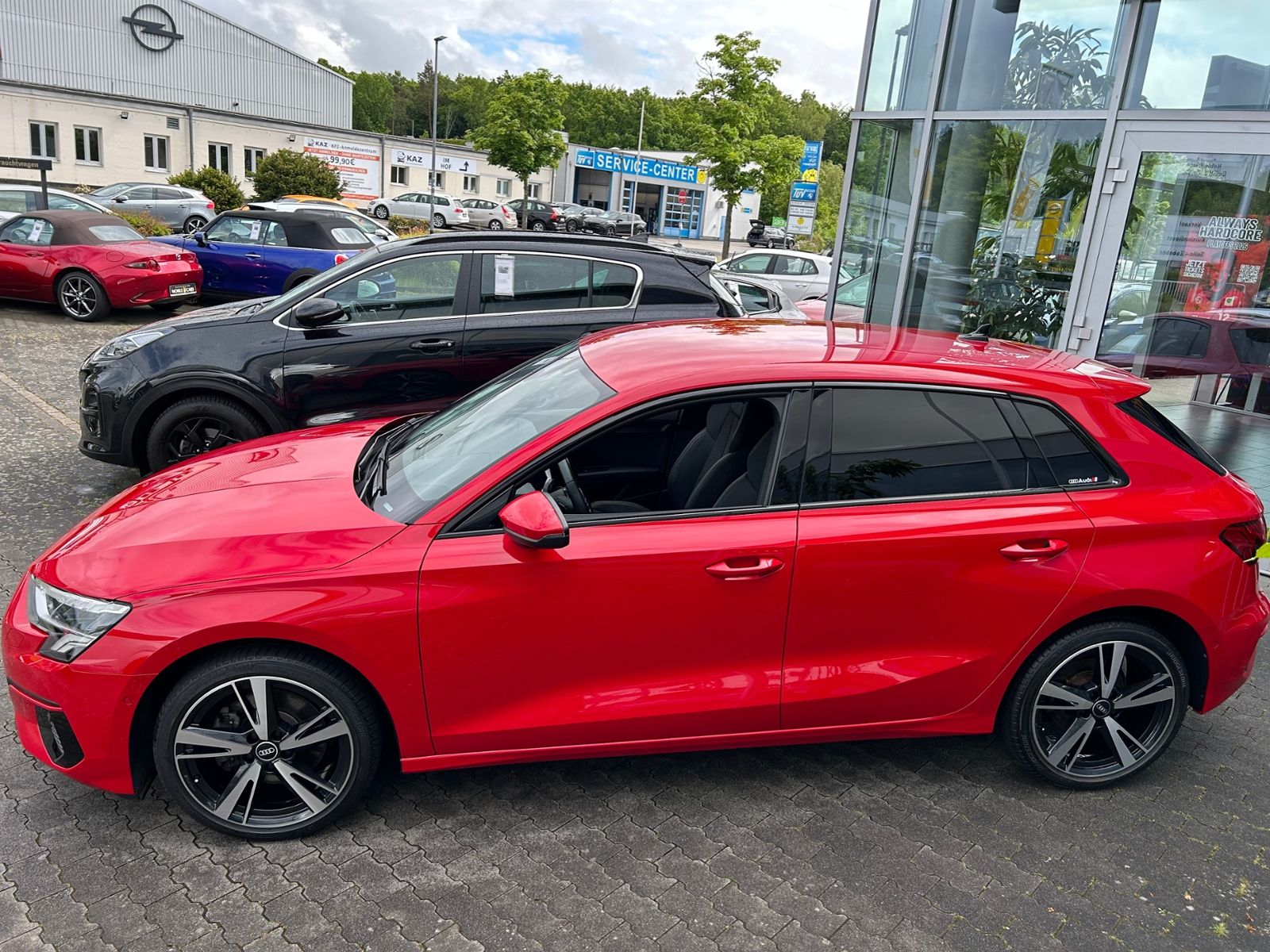 Fahrzeugabbildung Audi A3 Sportback  35 TFSI S line AHK LED NAVI