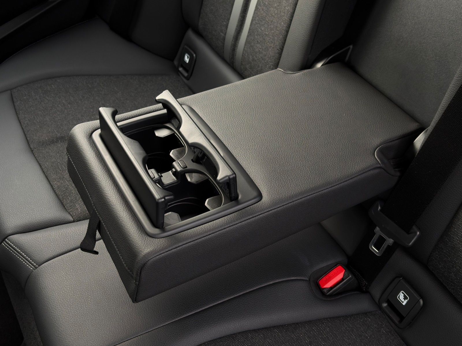 Fahrzeugabbildung BMW 120i Aut. Sport Line Shad HIFI CarPlay AHK SHZ