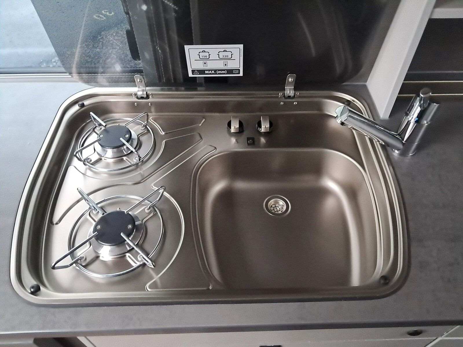 Fahrzeugabbildung Pössl Summit Shine 600 Citroen 140 PS Solar,TZL,Markis