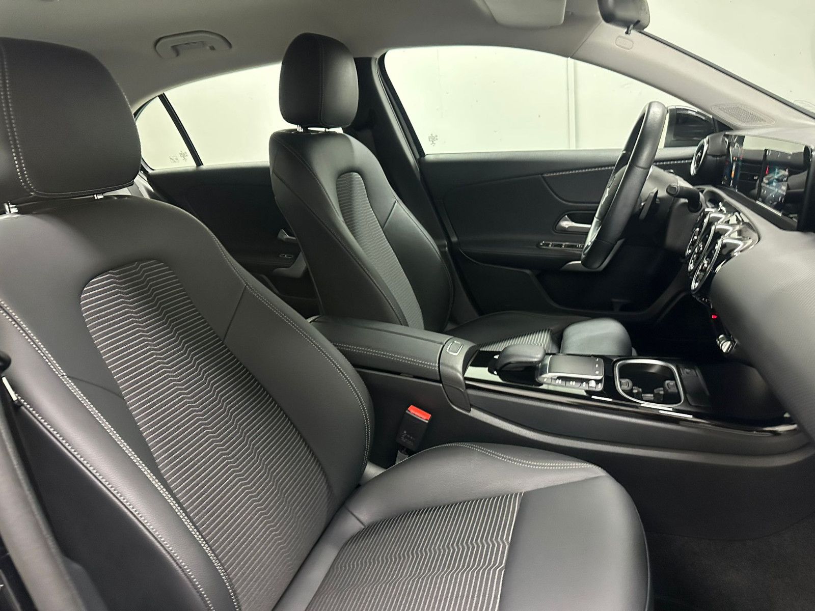 Fahrzeugabbildung Mercedes-Benz A 200 d *PROGRESSIVE*NAVI*