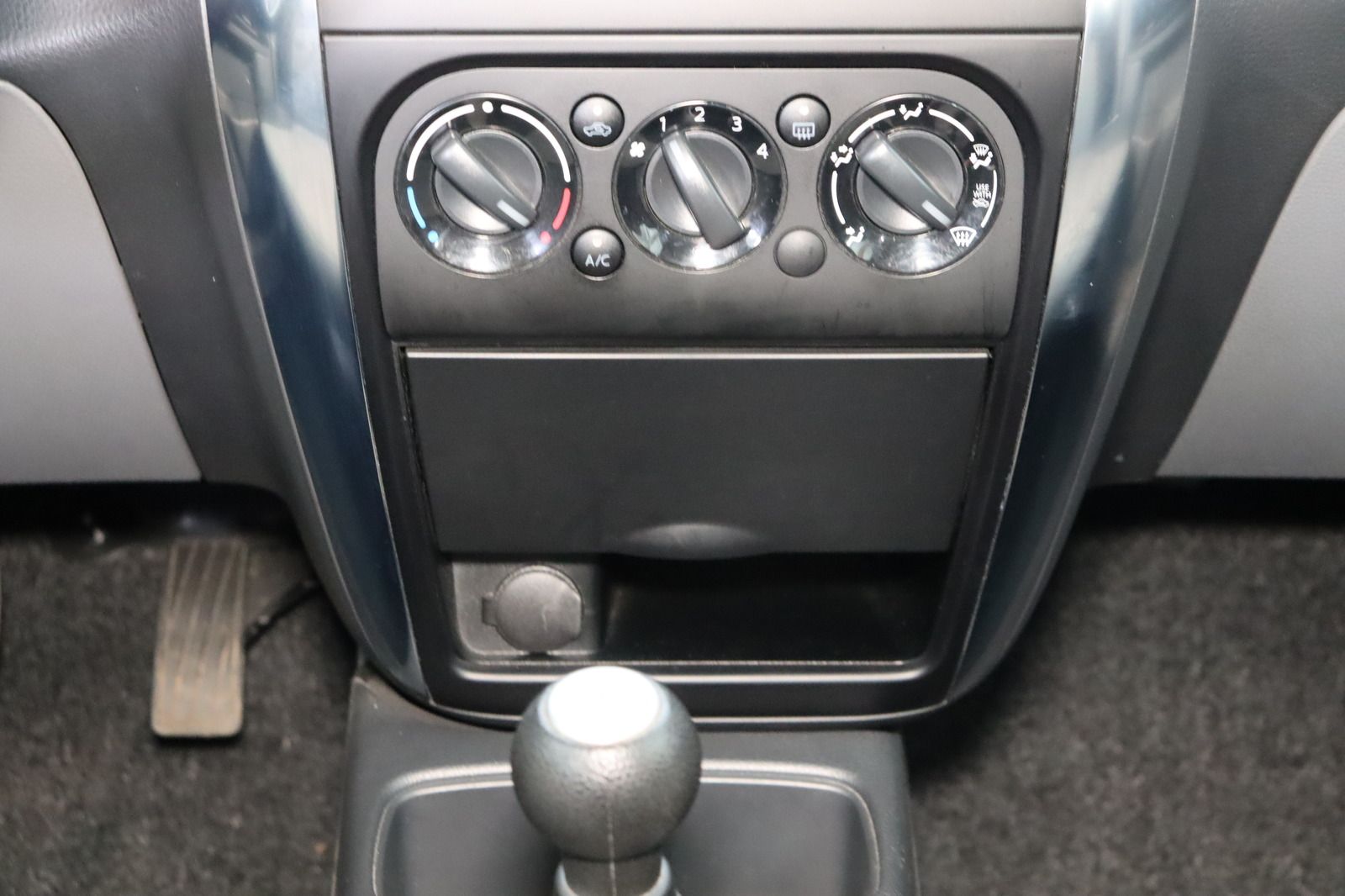 Fahrzeugabbildung Suzuki SX4 1.6 VVT * 1. Hand *HU/AU bis 11.2027 * Klima