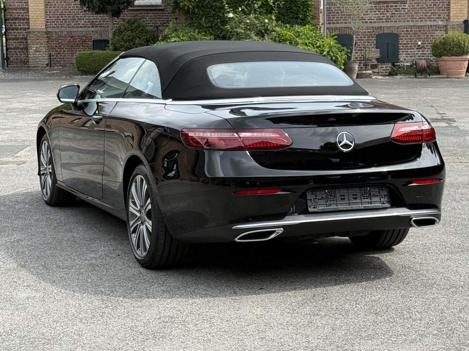 Mercedes-Benz E 300 d 4Matic Cabrio AVANTGARDE PAKET KAMERA CO foto 23