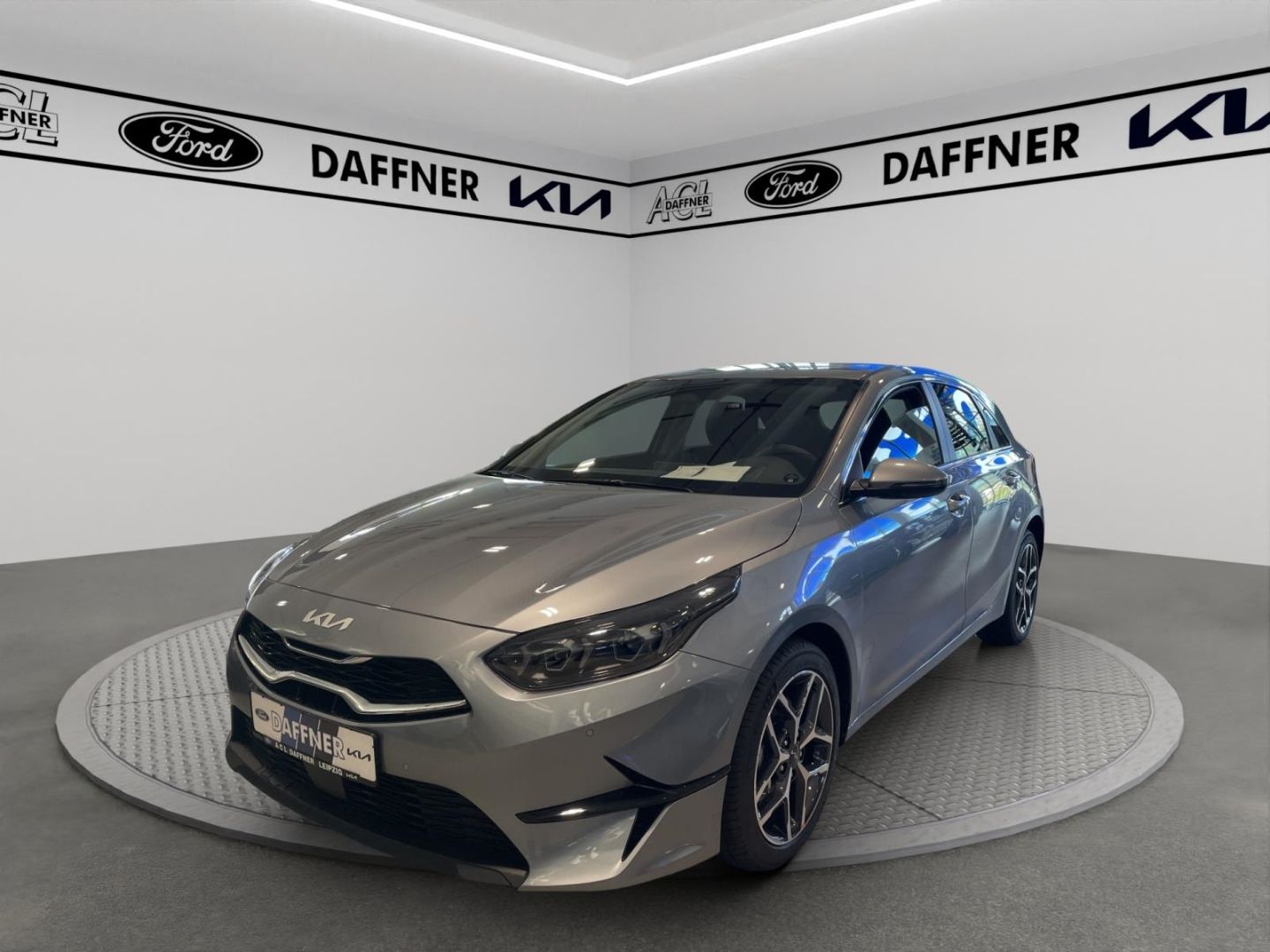 Fahrzeugabbildung Kia Ceed Ultimate SpurhalteASS Tempomat totWinkelASS