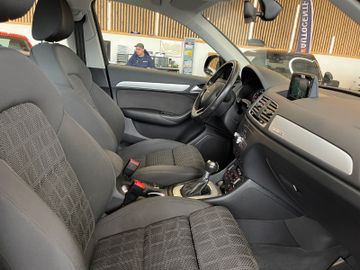 Audi Q3 sport quattro *2. Hand*Klima*Navi*LED*AHK*SHZ