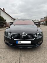 Skoda Superb 2.0 TDI DSG 4x4 L&K COMBI KEYLESS PANORAM - Skoda Superb von privat