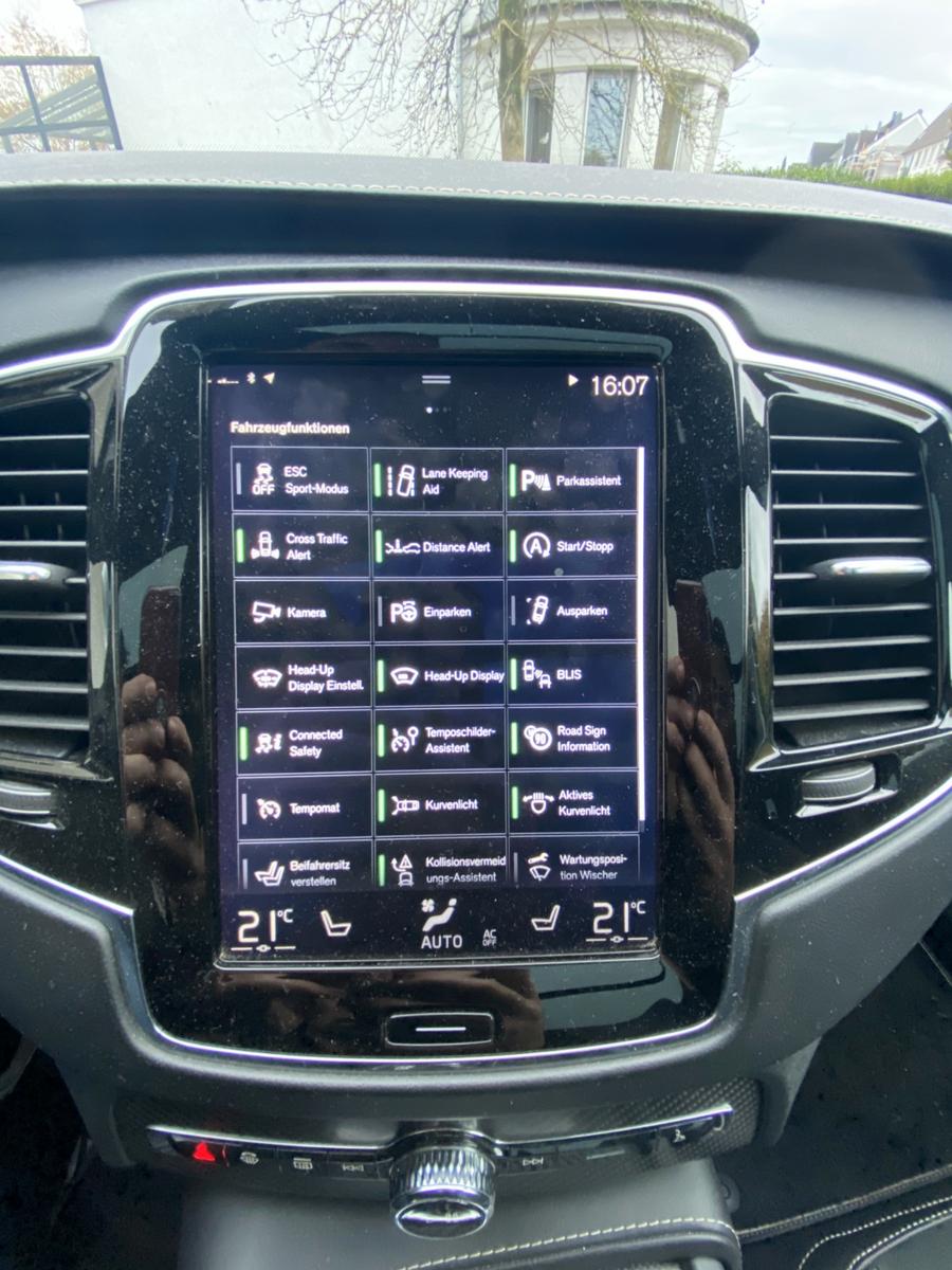 Volvo XC90 D5 AWD R-Design Luftfahrwerk 360 HUD Standh