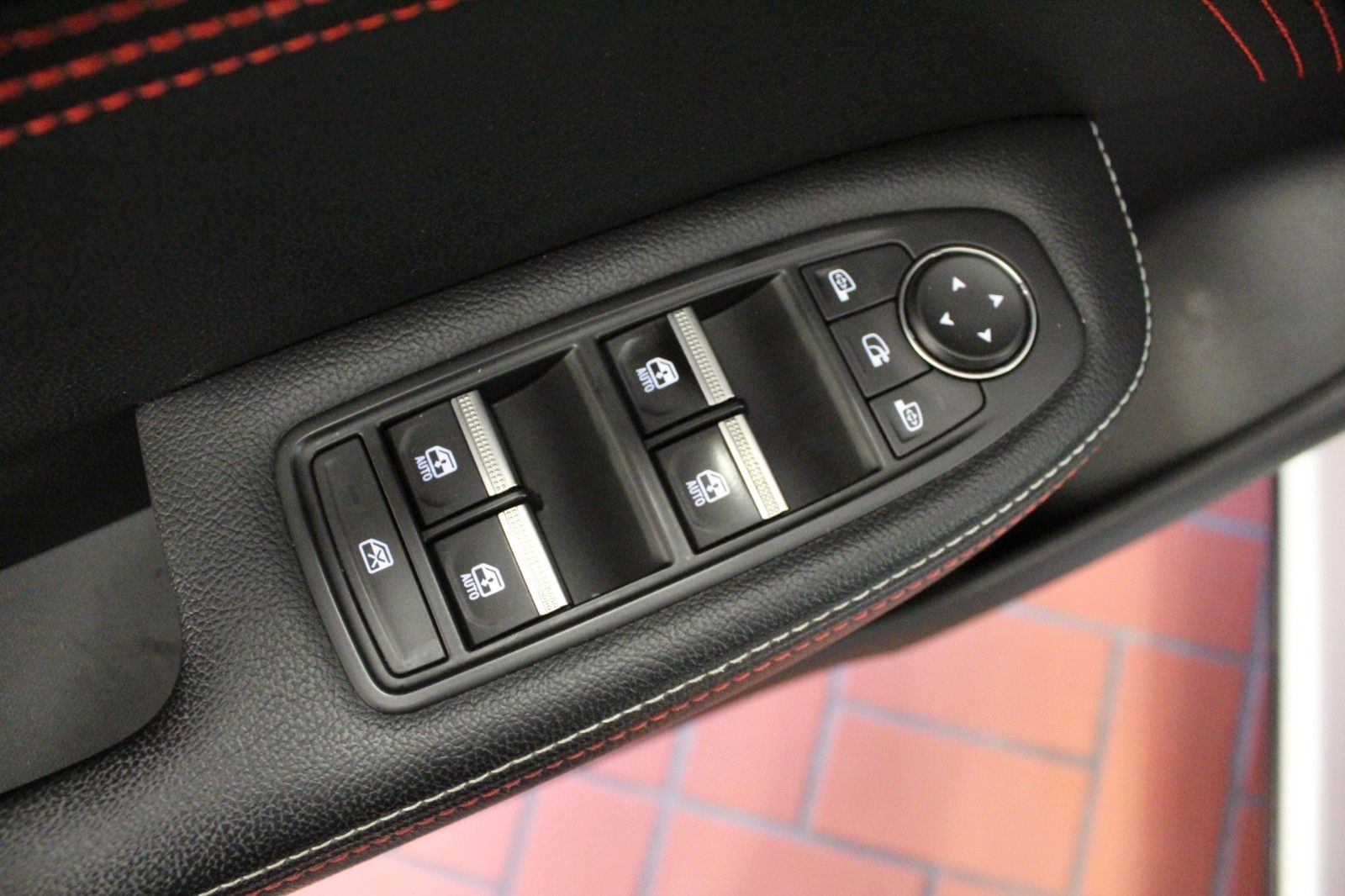 Fahrzeugabbildung Renault Arkana Mild Hybrid 160 EDC R.S. Line*Leder*