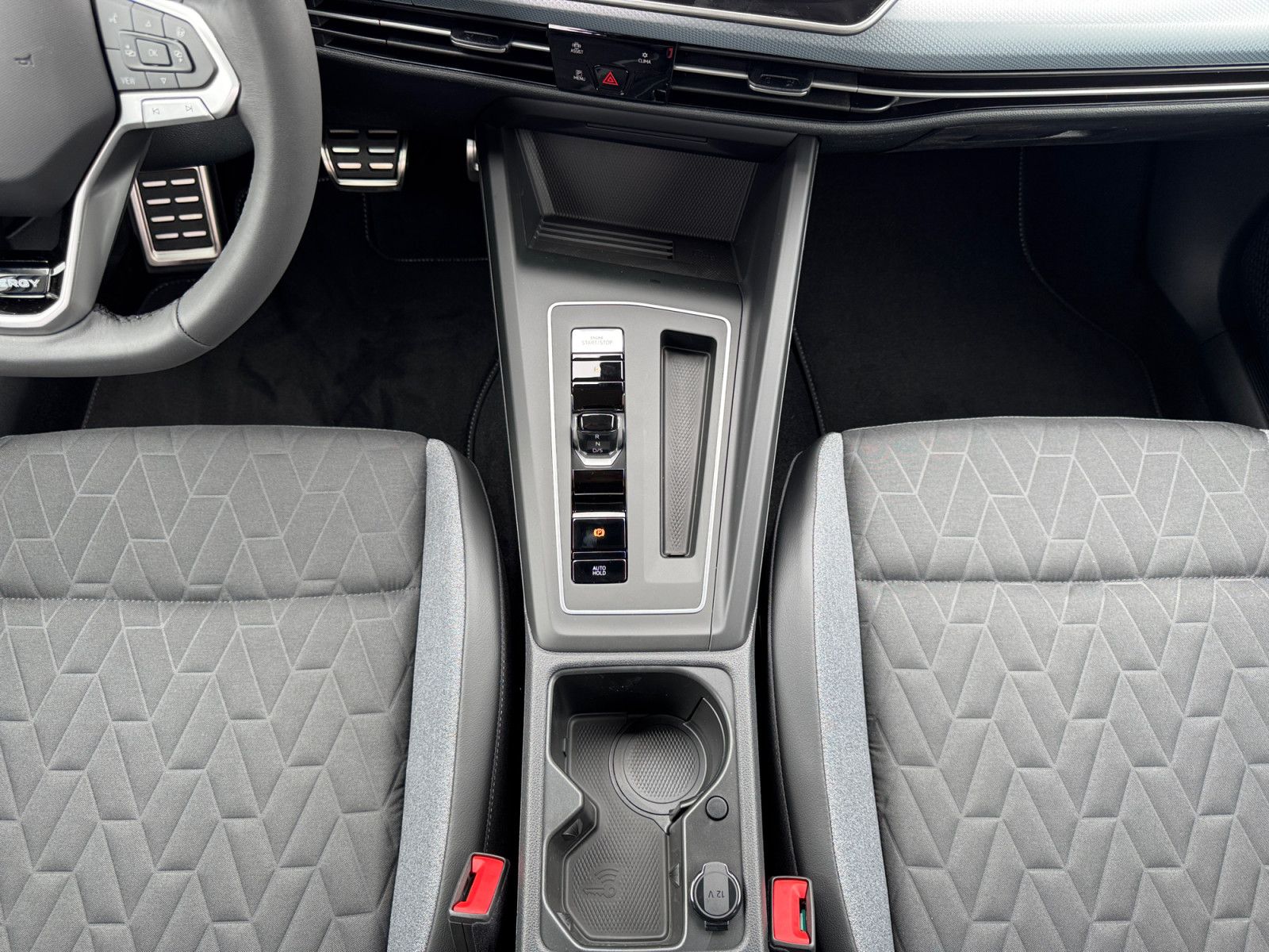 Volkswagen Golf Life 1,5l eTSI OPF 85 kW(116 PS) 7-Gang DSG foto 8