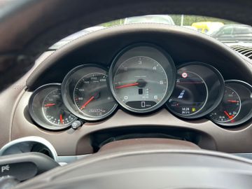Porsche Cayenne - 12