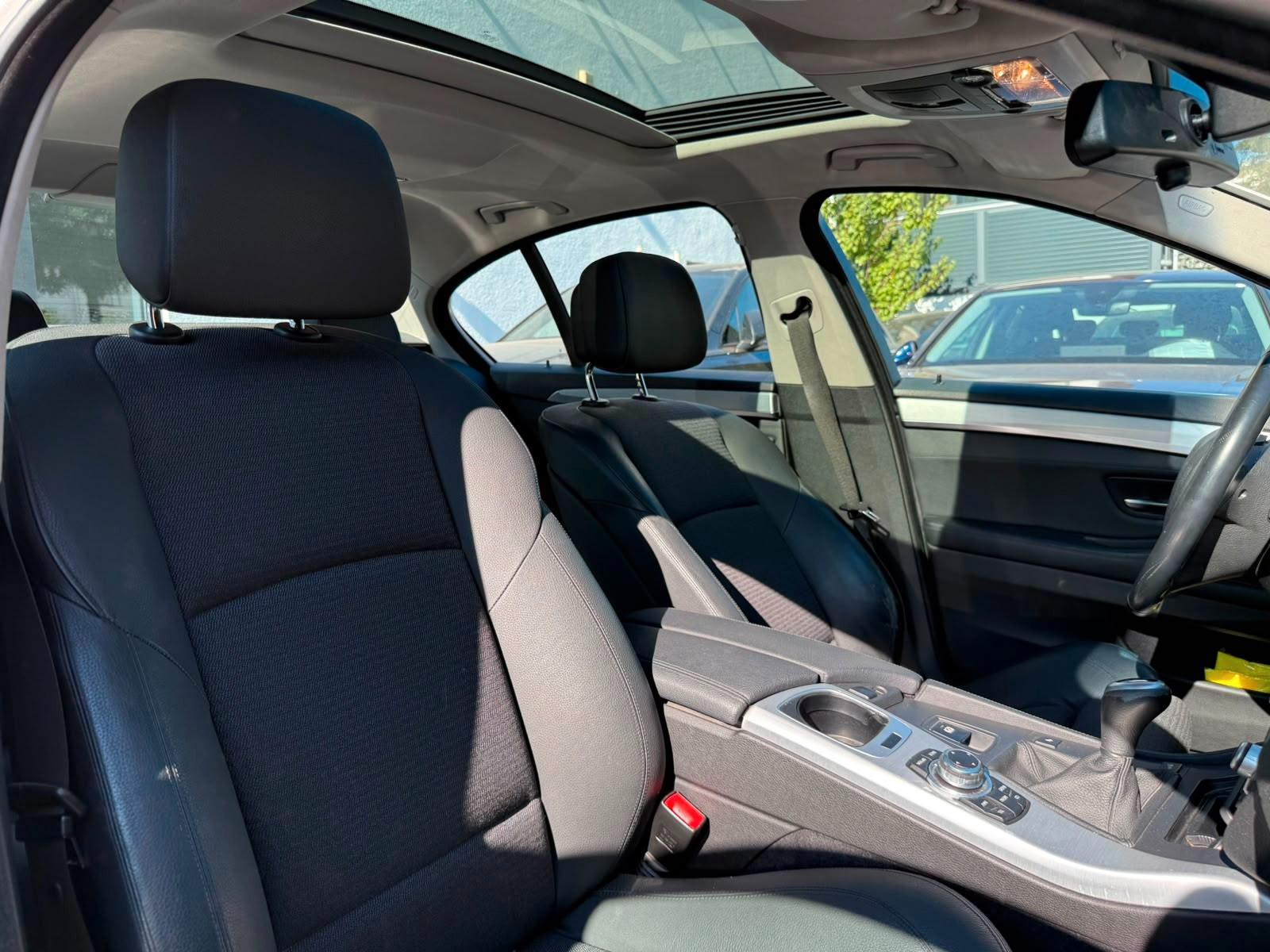BMW 523 | 204 ch | BVM |  | TOIT OUVRANT- XENON TOIT OUVRANT - 1ERE MAIN - CARNET COMPLET
