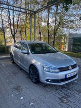 Volkswagen Jetta 2.0 TSI DSG Highline Highline - Volkswagen Jetta mit Benzin-Antrieb: Limousine, Automatik