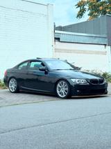 BMW E92 320i LCI M Paket OEM - BMW 320: 320i E92