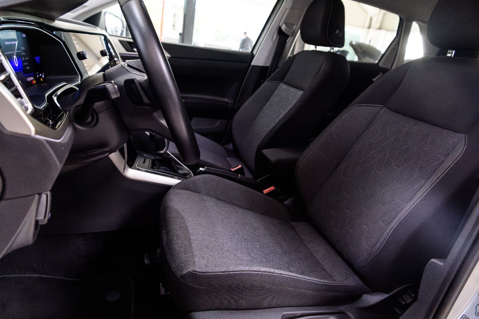 Fahrzeugabbildung Volkswagen Polo VI Move 1.0 TSI DSG LED+SHZ+PDC+APP