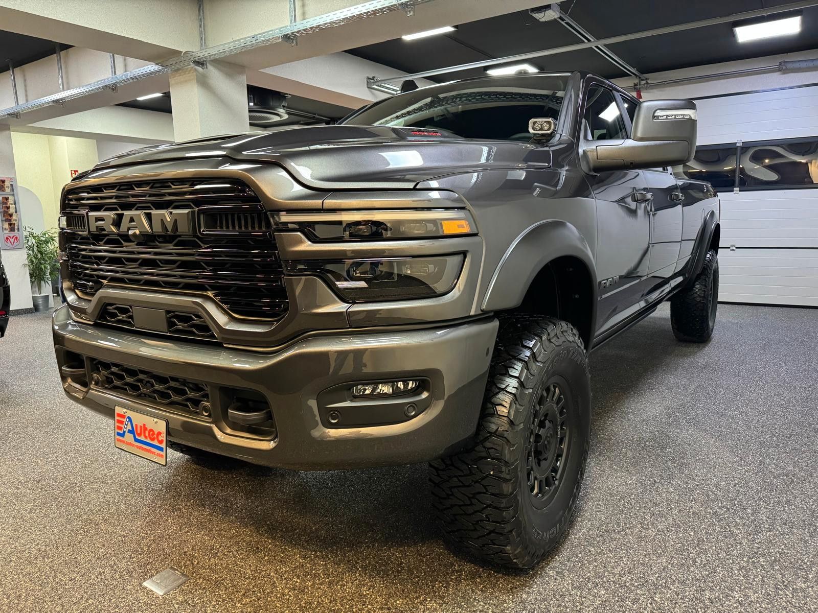 Fahrzeugabbildung Dodge RAM 3500 LARAMIE AEV OFF ROAD 6.4L-V8 37"-LONG