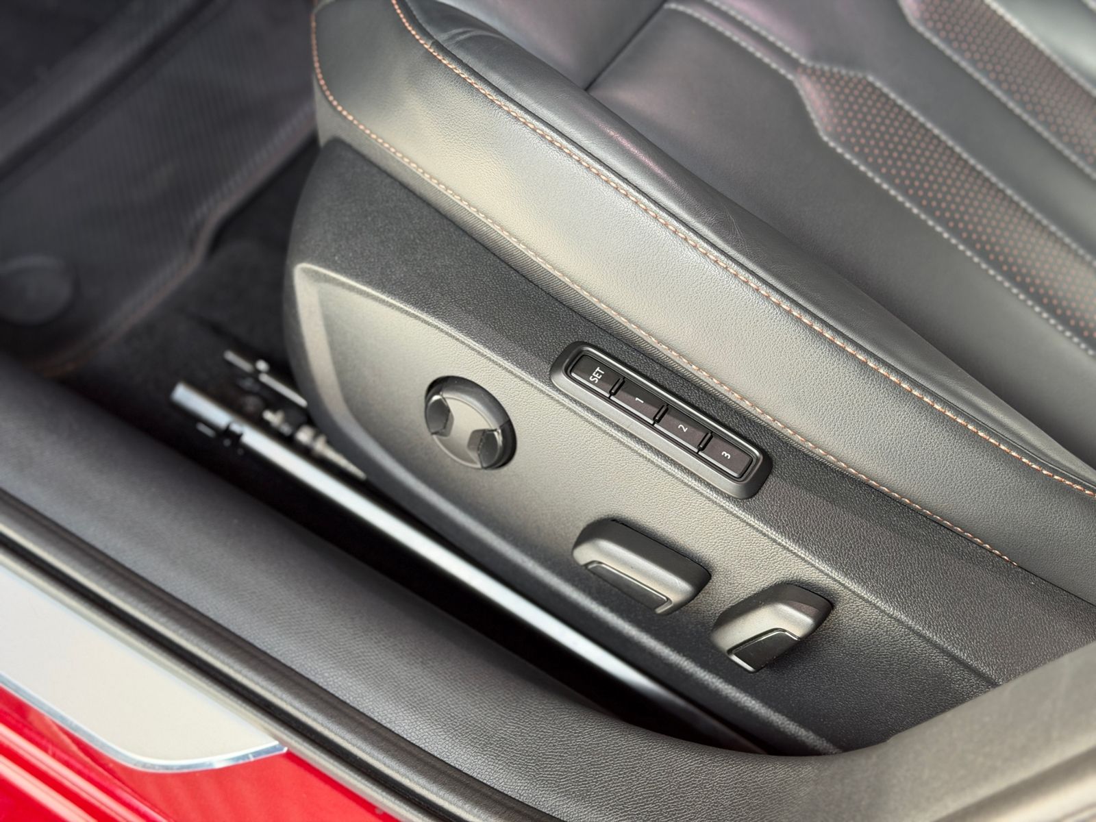 Fahrzeugabbildung CUPRA Formentor VZ e-Hybrid AHK PANO LEDER 19"