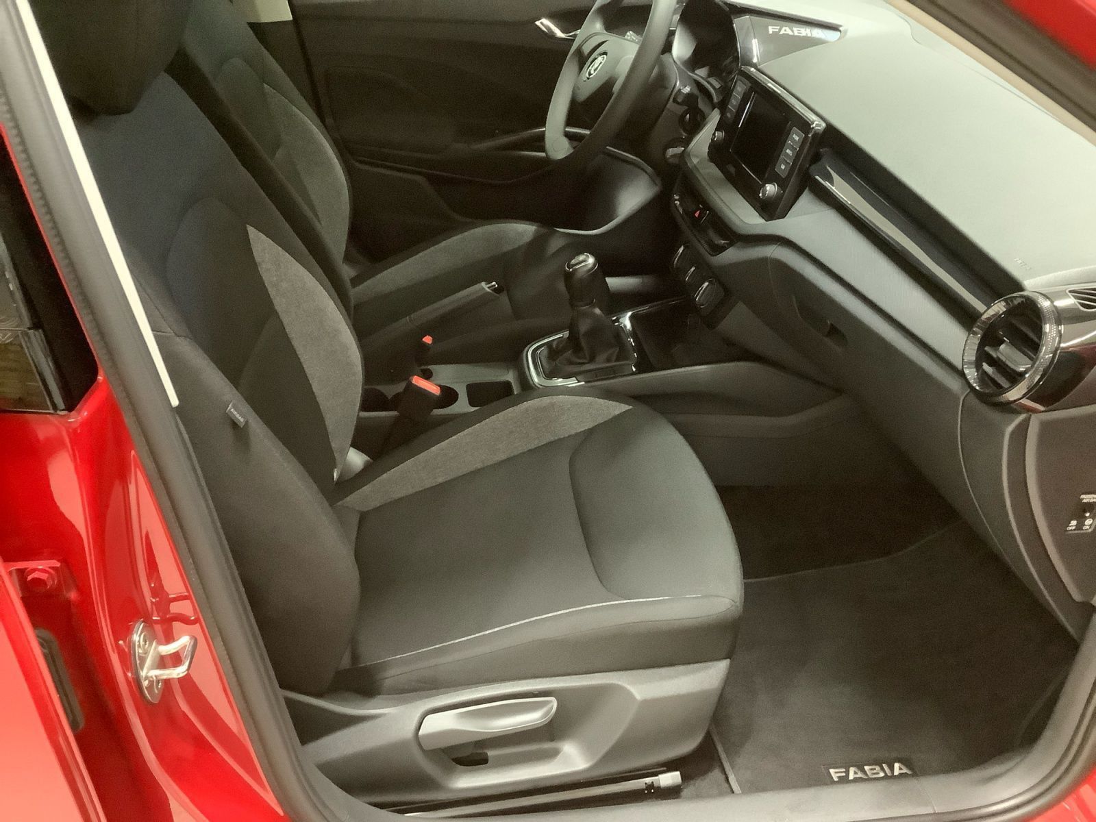 FABIA ACTIVE 48 KW 5-GANG KLIMA SH PDC HVSITZE