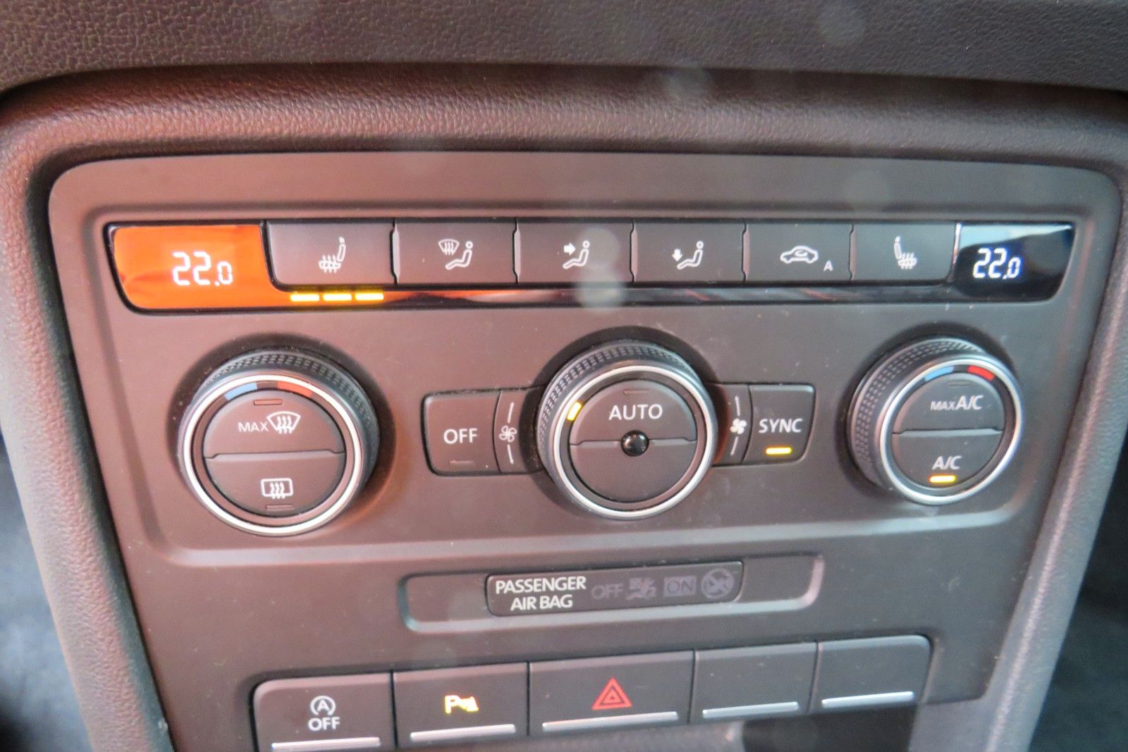 Fahrzeugabbildung Volkswagen Beetle Lim. Club XENON NAVI APP-CONNECT PDC 18`