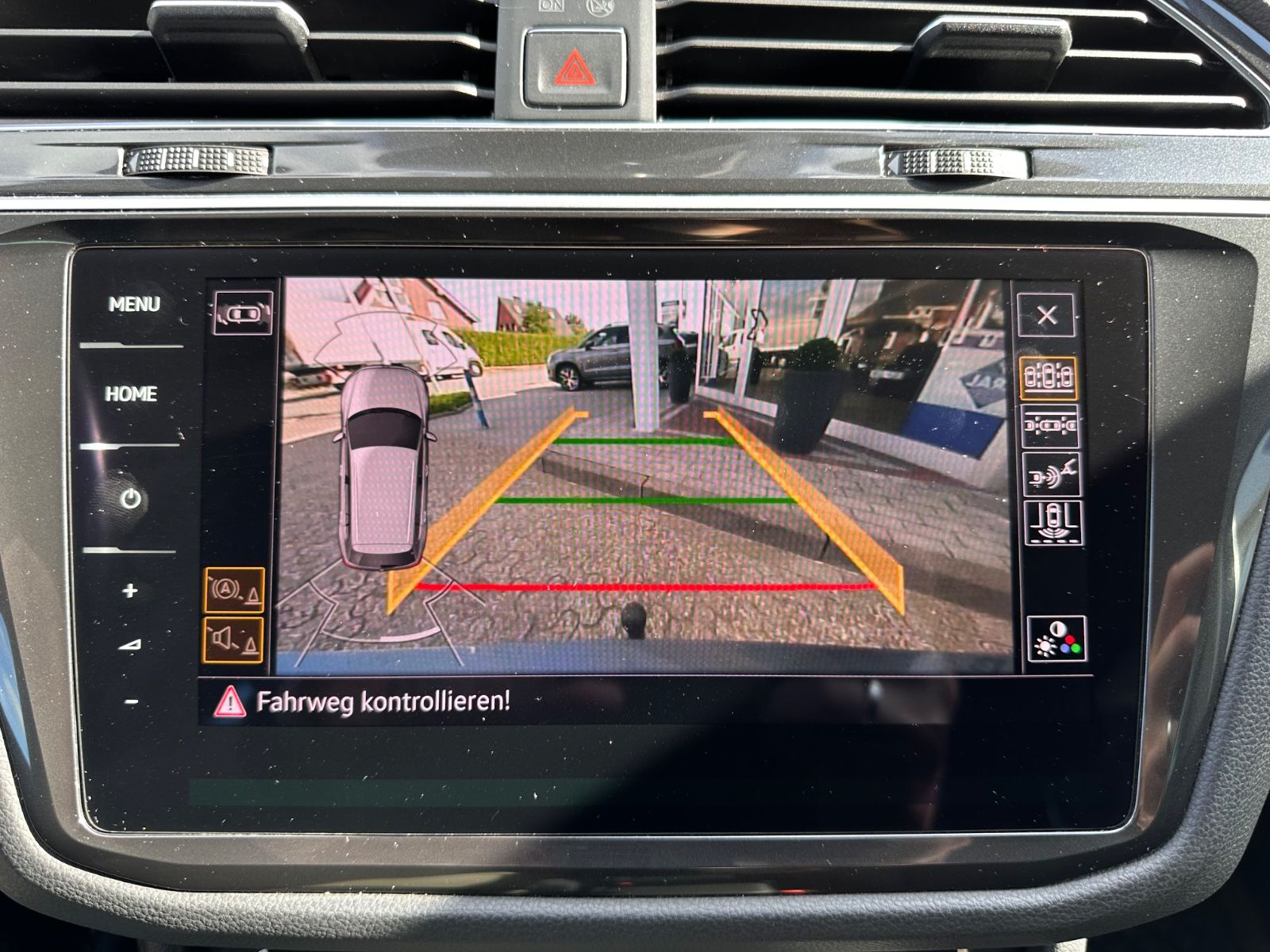 Fahrzeugabbildung Volkswagen Tiguan 2.0 TDI 4M Highline DSG AHK/HUD/Navi/LED